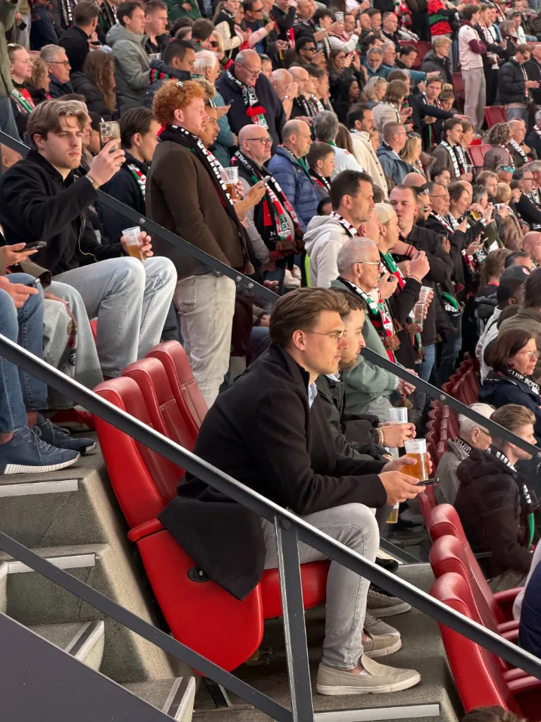 Team bij een NEC voetbalwedstrijd